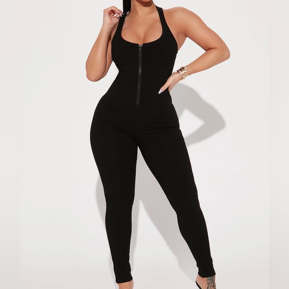 Fashion nova snatched jumpsuit